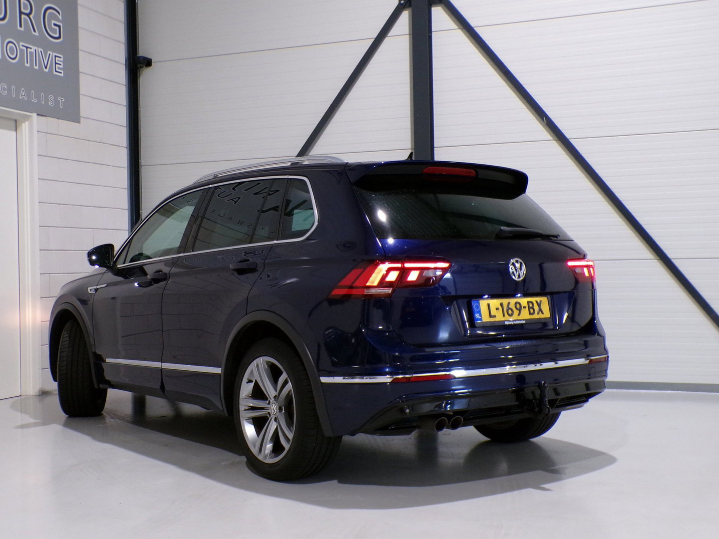 Volkswagen Tiguan 1.4 TSI ACT 150PK R-Line Connected Series Trekhaak Apple-Carplay Virtual-cockpit Adaptive-cruise Navigatie