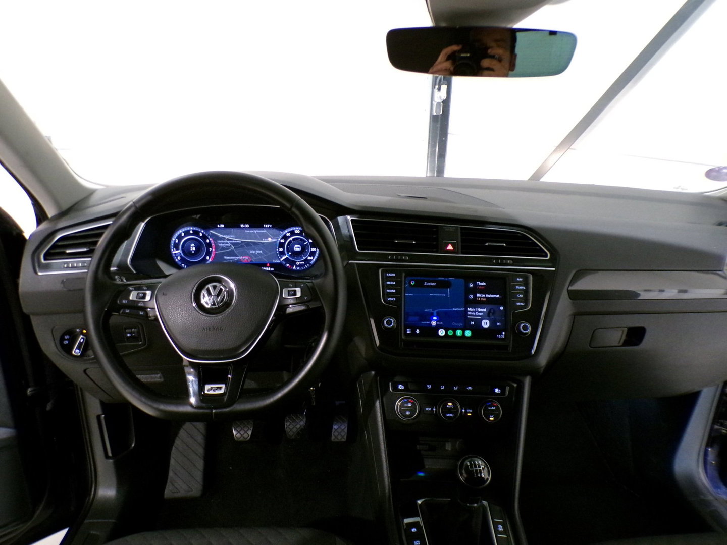 Volkswagen Tiguan 1.4 TSI ACT 150PK R-Line Connected Series Trekhaak Apple-Carplay Virtual-cockpit Adaptive-cruise Navigatie