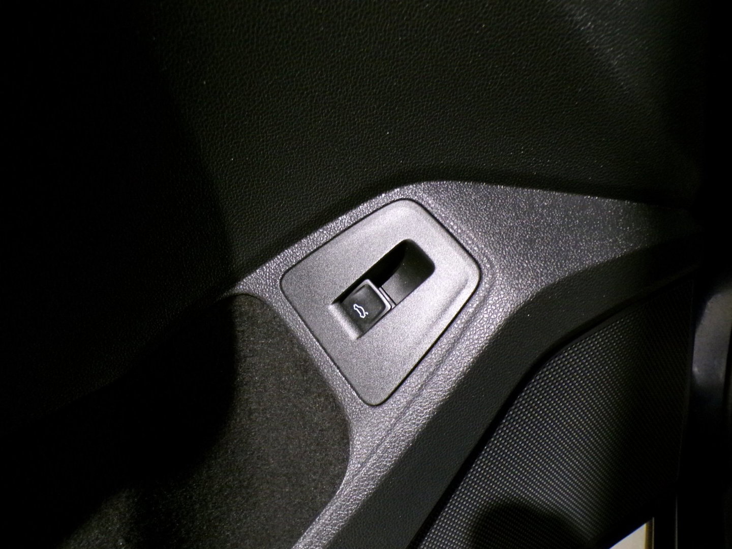 Volkswagen Tiguan 1.4 TSI ACT 150PK R-Line Connected Series Trekhaak Apple-Carplay Virtual-cockpit Adaptive-cruise Navigatie