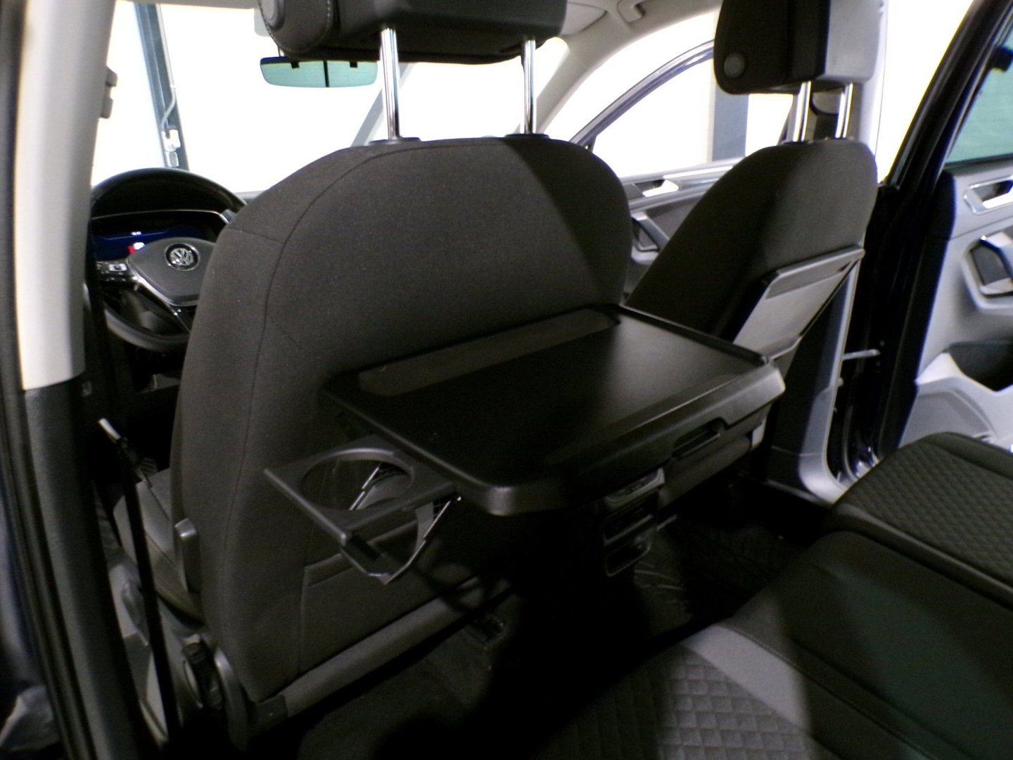 Volkswagen Tiguan 1.4 TSI ACT 150PK R-Line Connected Series Trekhaak Apple-Carplay Virtual-cockpit Adaptive-cruise Navigatie