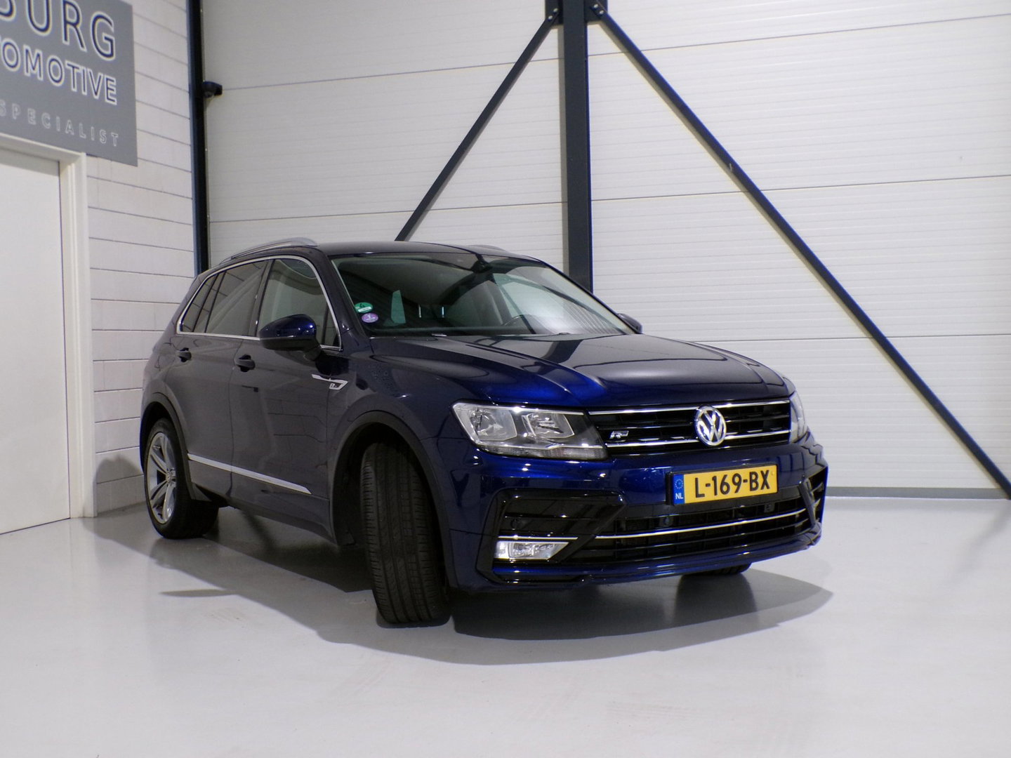 Volkswagen Tiguan 1.4 TSI ACT 150PK R-Line Connected Series Trekhaak Apple-Carplay Virtual-cockpit Adaptive-cruise Navigatie