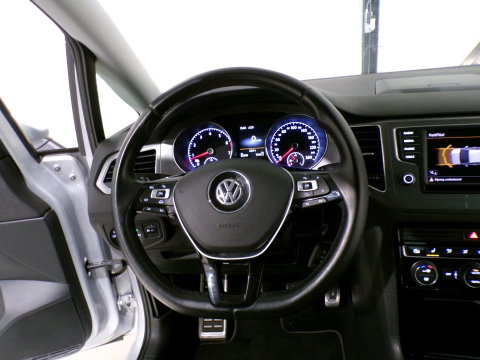 Volkswagen Golf Sportsvan 1.2 TSI 140PK Highline Allstar Stoelverwarming Apple-Carplay Parkeersensoren Navigatie Bluetooth Cruise