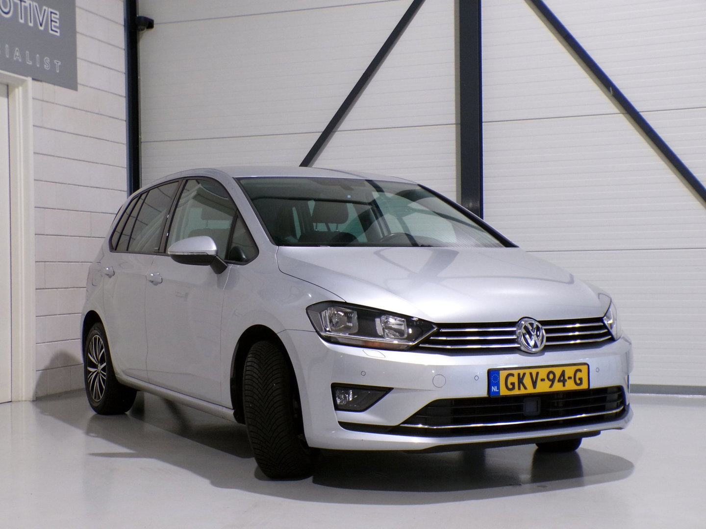 Volkswagen Golf Sportsvan 1.2 TSI 140PK Highline Allstar Stoelverwarming Apple-Carplay Parkeersensoren Navigatie Bluetooth Cruise