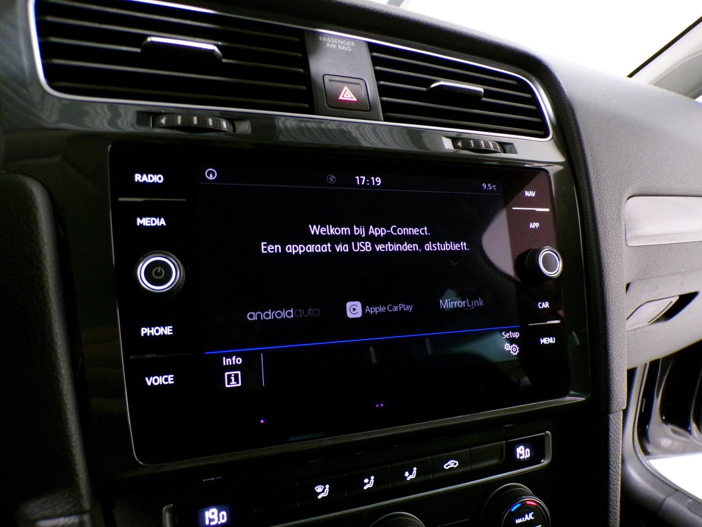 Volkswagen Golf Variant 1.0 TSI Comfortline "Origineel NL!" Apple-Carplay Parkeersensoren Adaptive-cruise Navigatie DAB+ Bluetooth