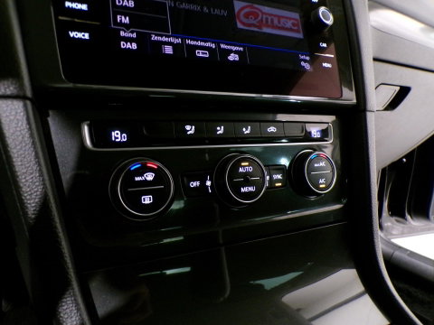 Volkswagen Golf Variant 1.0 TSI Comfortline "Origineel NL!" Apple-Carplay Parkeersensoren Adaptive-cruise Navigatie DAB+ Bluetooth