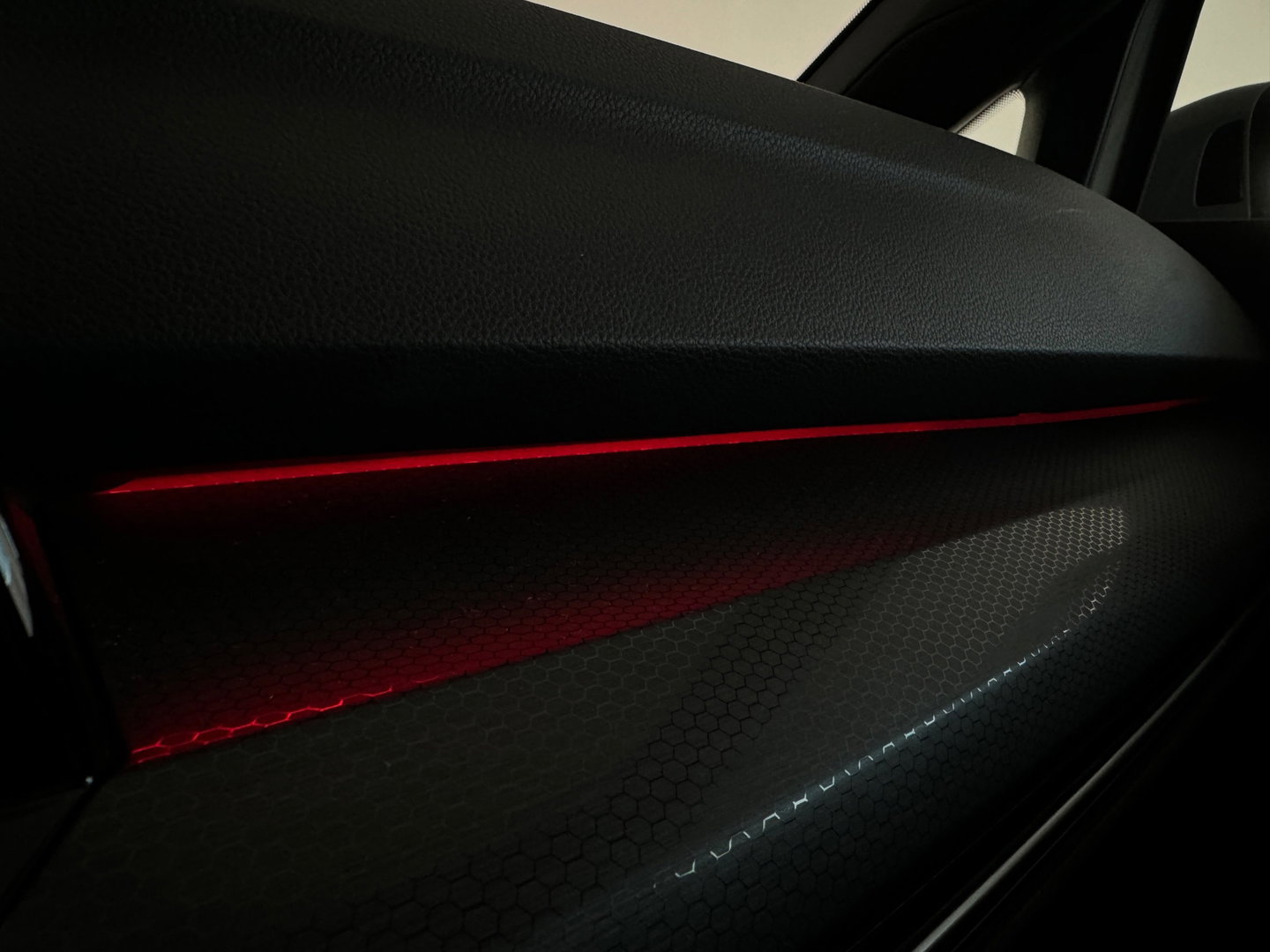 Volkswagen Golf 2.0 TSI GTI Pano|Leer|Stoelventilatie|Camera|IQ|Camera