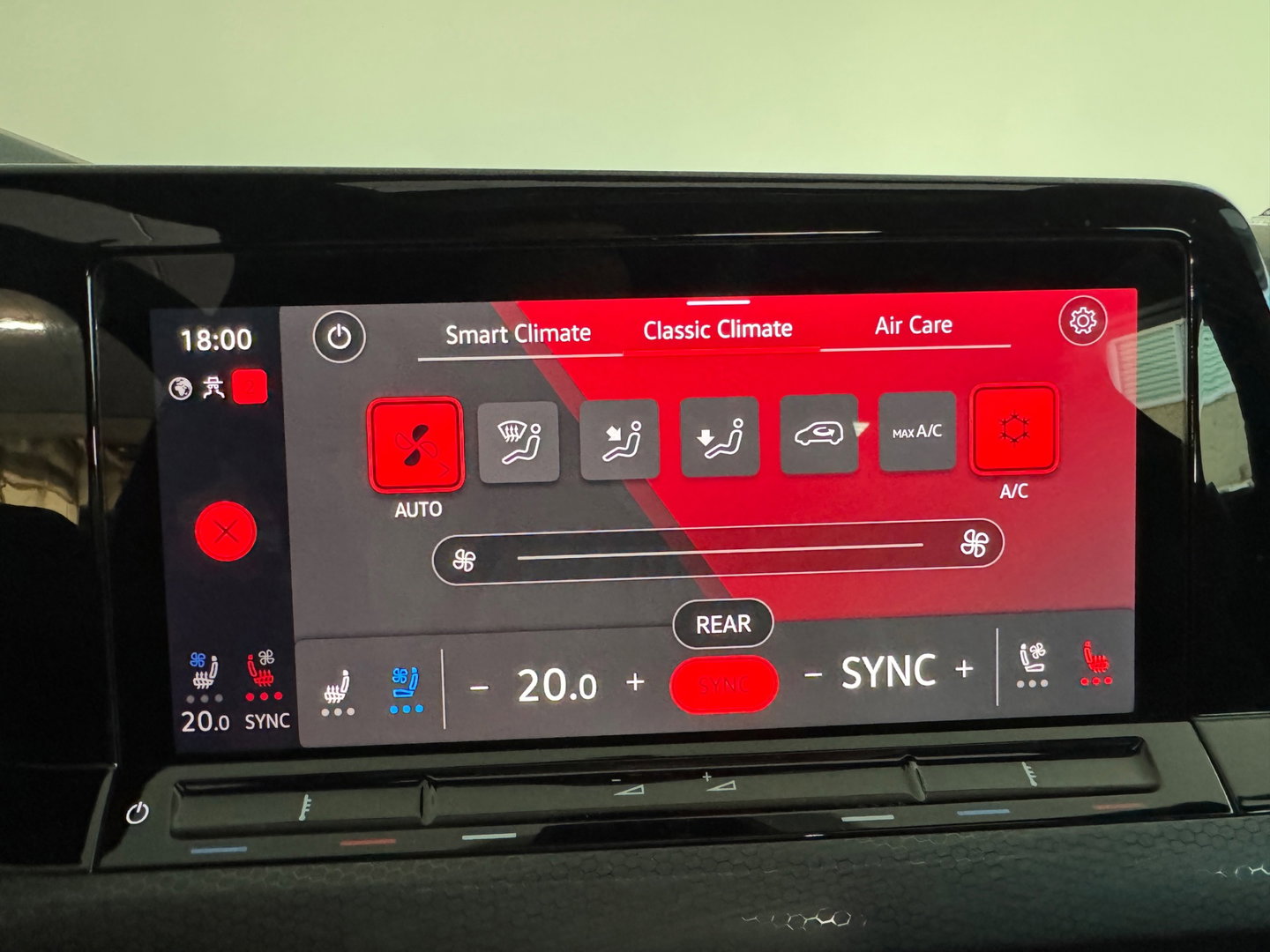 Volkswagen Golf 2.0 TSI GTI Pano|Leer|Stoelventilatie|Camera|IQ|Camera