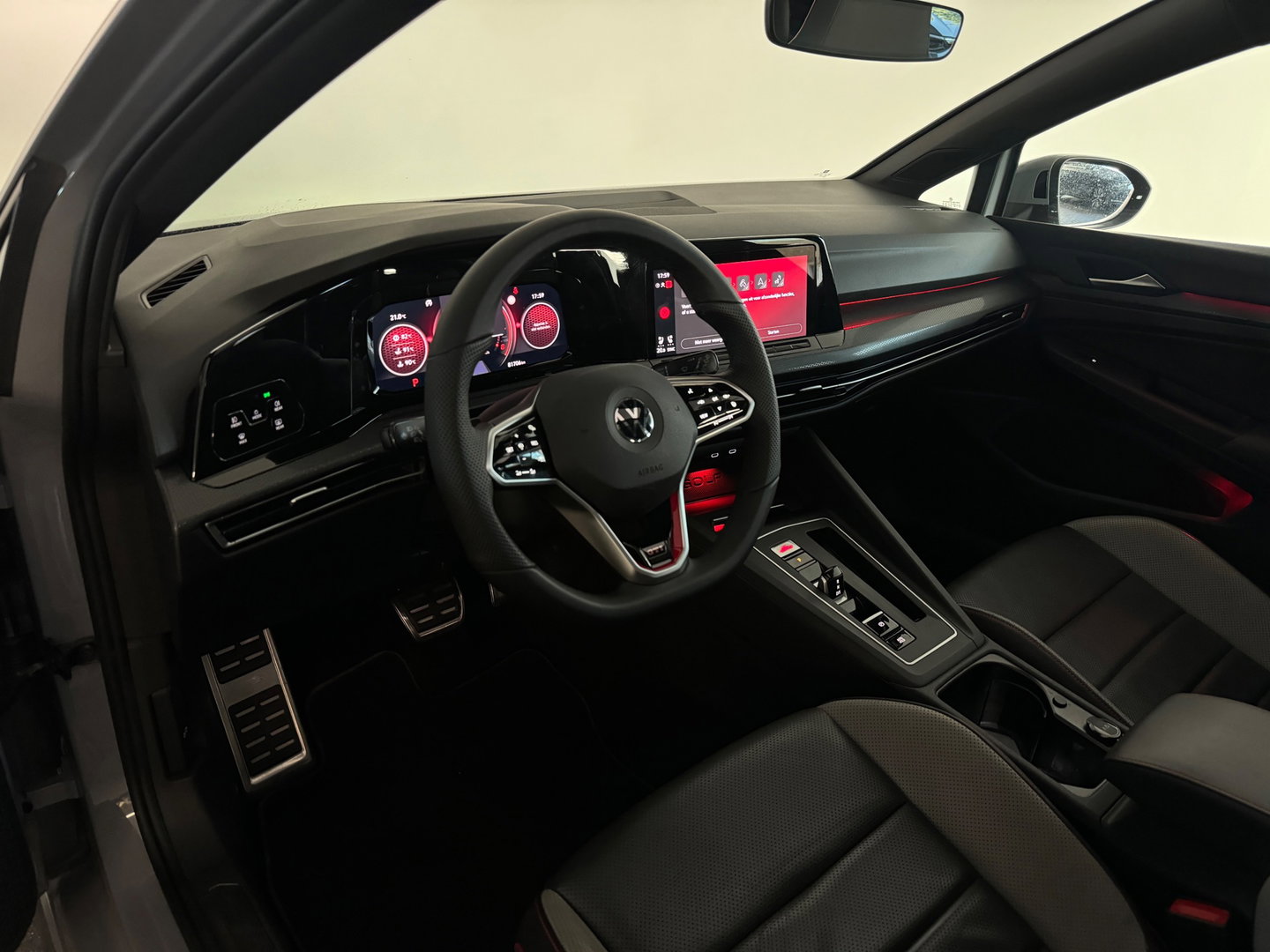 Volkswagen Golf 2.0 TSI GTI Pano|Leer|Stoelventilatie|Camera|IQ|Camera