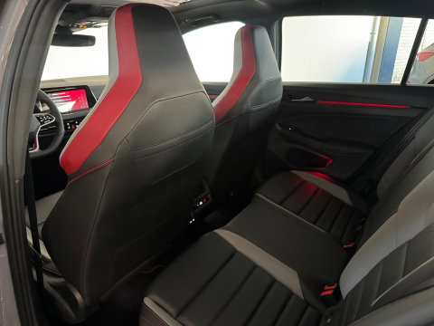 Volkswagen Golf 2.0 TSI GTI Pano|Leer|Stoelventilatie|Camera|IQ|Camera