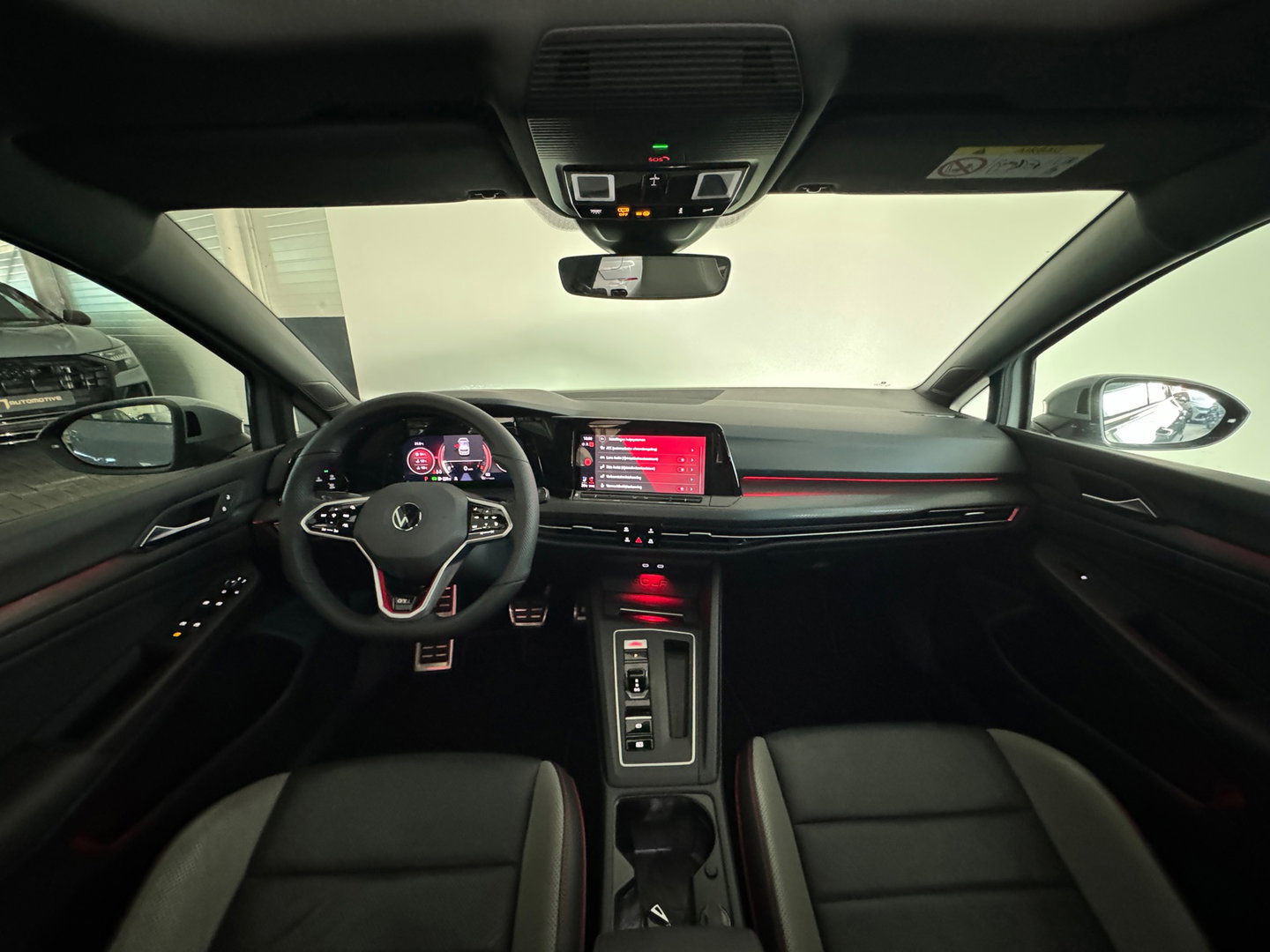 Volkswagen Golf 2.0 TSI GTI Pano|Leer|Stoelventilatie|Camera|IQ|Camera