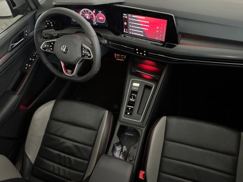 Volkswagen Golf 2.0 TSI GTI Pano|Leer|Stoelventilatie|Camera|IQ|Camera