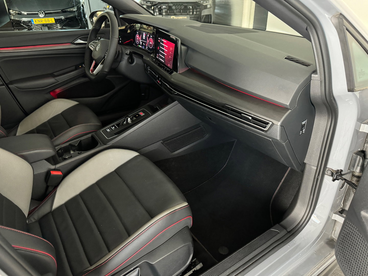 Volkswagen Golf 2.0 TSI GTI Pano|Leer|Stoelventilatie|Camera|IQ|Camera