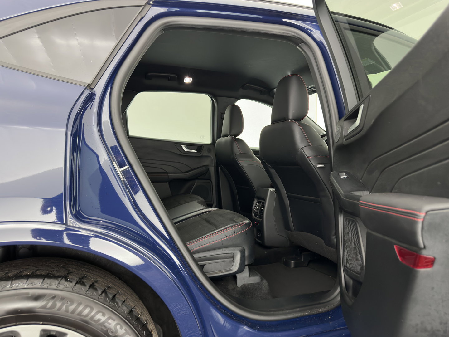 Ford Kuga 2.5 PHEV ST-Line X (Plug-in) {SoH-89%} (INCL.BTW) Aut. *DIGI-COCKPIT |FULL-LED | KEYLESS | DAB | CARPLAY | NAVI-FULLMAP | HEATED-SPORTSEATS | PRIVACY-GLASS | 18"ALU*