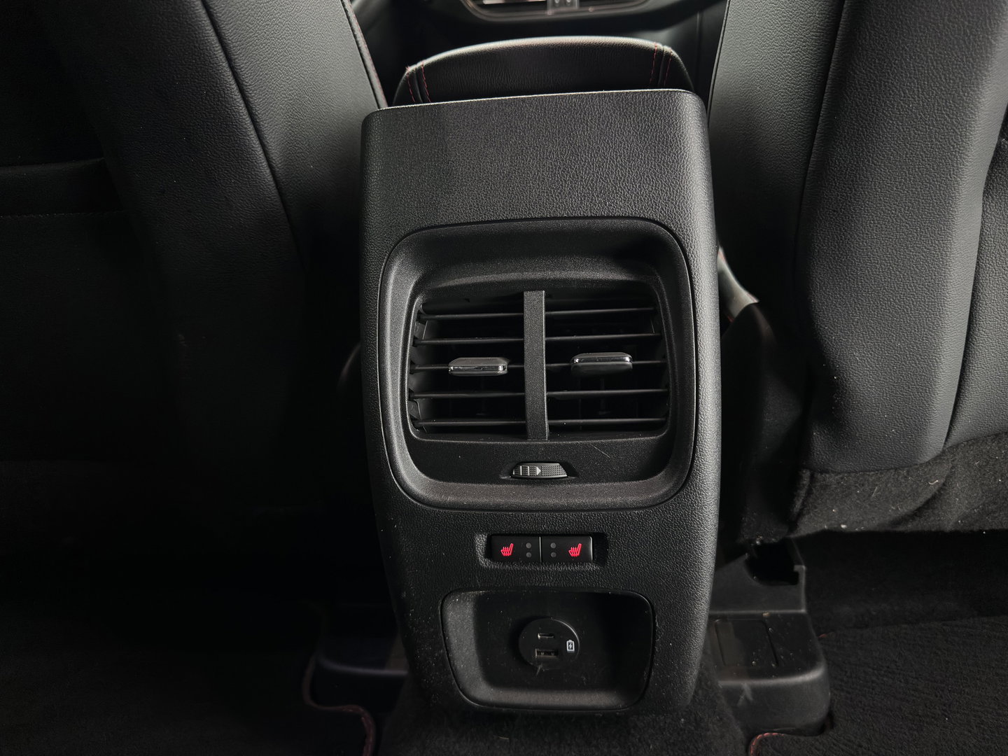 Ford Kuga 2.5 PHEV ST-Line X (Plug-in) {SoH-89%} (INCL.BTW) Aut. *DIGI-COCKPIT |FULL-LED | KEYLESS | DAB | CARPLAY | NAVI-FULLMAP | HEATED-SPORTSEATS | PRIVACY-GLASS | 18"ALU*