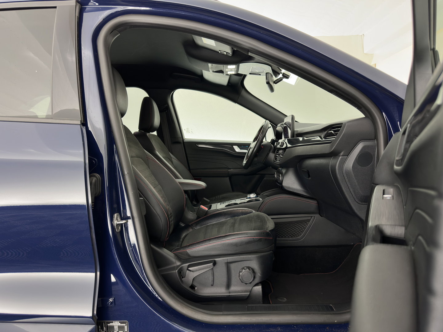 Ford Kuga 2.5 PHEV ST-Line X (Plug-in) {SoH-89%} (INCL.BTW) Aut. *DIGI-COCKPIT |FULL-LED | KEYLESS | DAB | CARPLAY | NAVI-FULLMAP | HEATED-SPORTSEATS | PRIVACY-GLASS | 18"ALU*