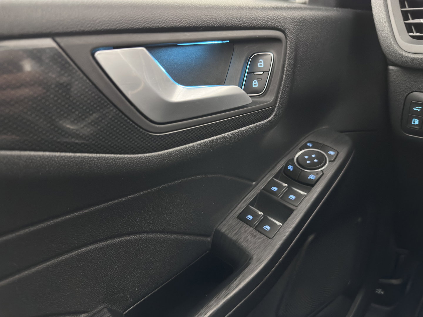 Ford Kuga 2.5 PHEV ST-Line X (Plug-in) {SoH-89%} (INCL.BTW) Aut. *DIGI-COCKPIT |FULL-LED | KEYLESS | DAB | CARPLAY | NAVI-FULLMAP | HEATED-SPORTSEATS | PRIVACY-GLASS | 18"ALU*
