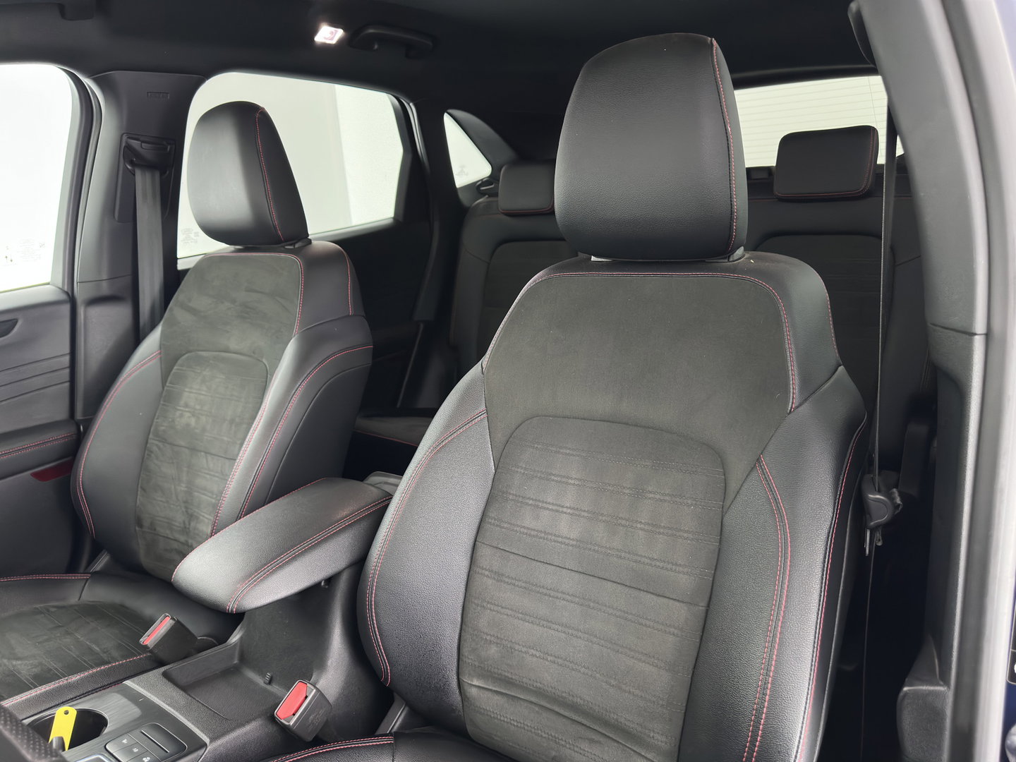Ford Kuga 2.5 PHEV ST-Line X (Plug-in) {SoH-89%} (INCL.BTW) Aut. *DIGI-COCKPIT |FULL-LED | KEYLESS | DAB | CARPLAY | NAVI-FULLMAP | HEATED-SPORTSEATS | PRIVACY-GLASS | 18"ALU*