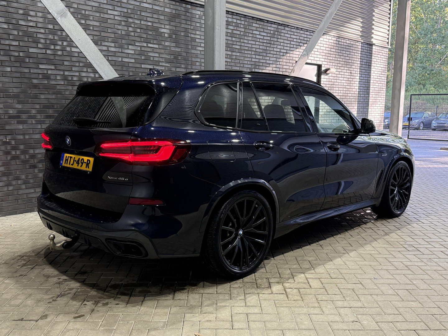 BMW X5 xDrive45e High Executive | Luchtvering | Panoramadak | M Sportpakket | Head-Up | Trekhaak | BMW Laserlicht | Comfort Access | 20" M Velgen
