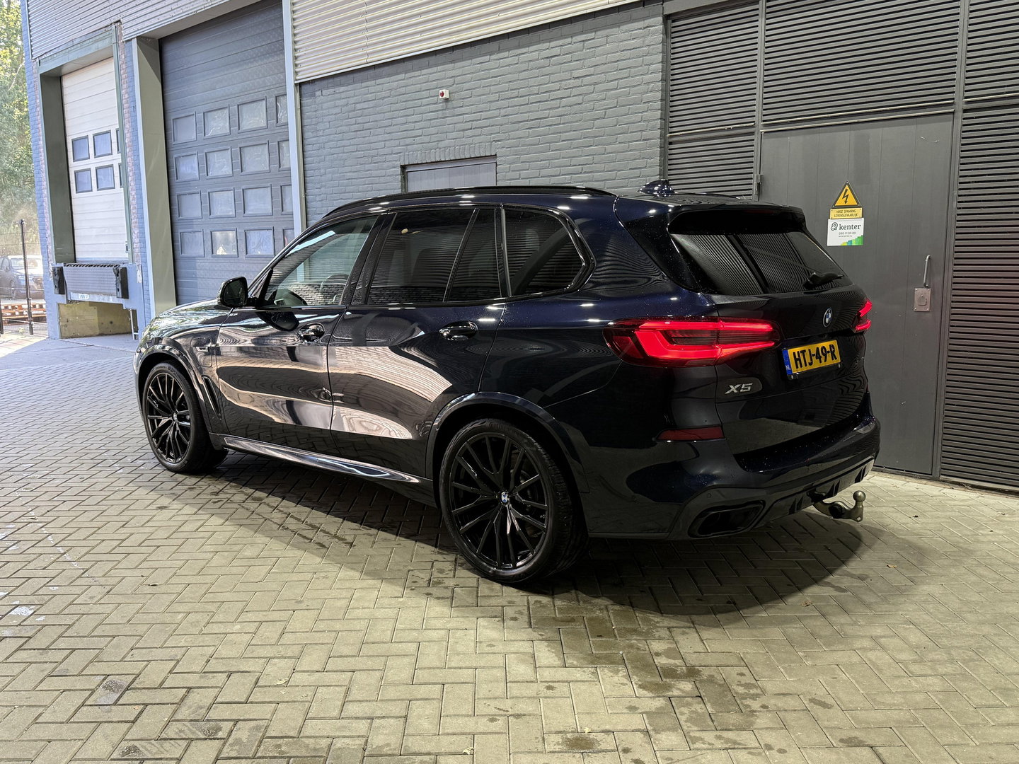 BMW X5 xDrive45e High Executive | Luchtvering | Panoramadak | M Sportpakket | Head-Up | Trekhaak | BMW Laserlicht | Comfort Access | 20" M Velgen