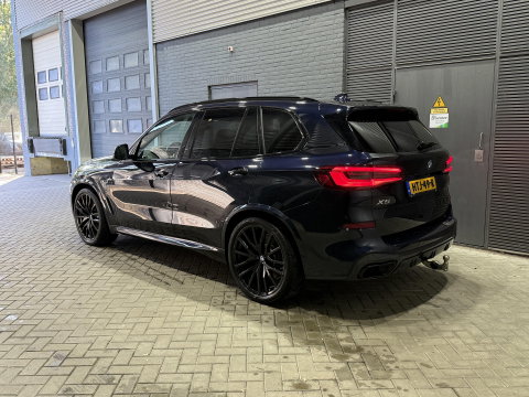 BMW X5 xDrive45e High Executive | Luchtvering | Panoramadak | M Sportpakket | Head-Up | Trekhaak | BMW Laserlicht | Comfort Access | 20" M Velgen