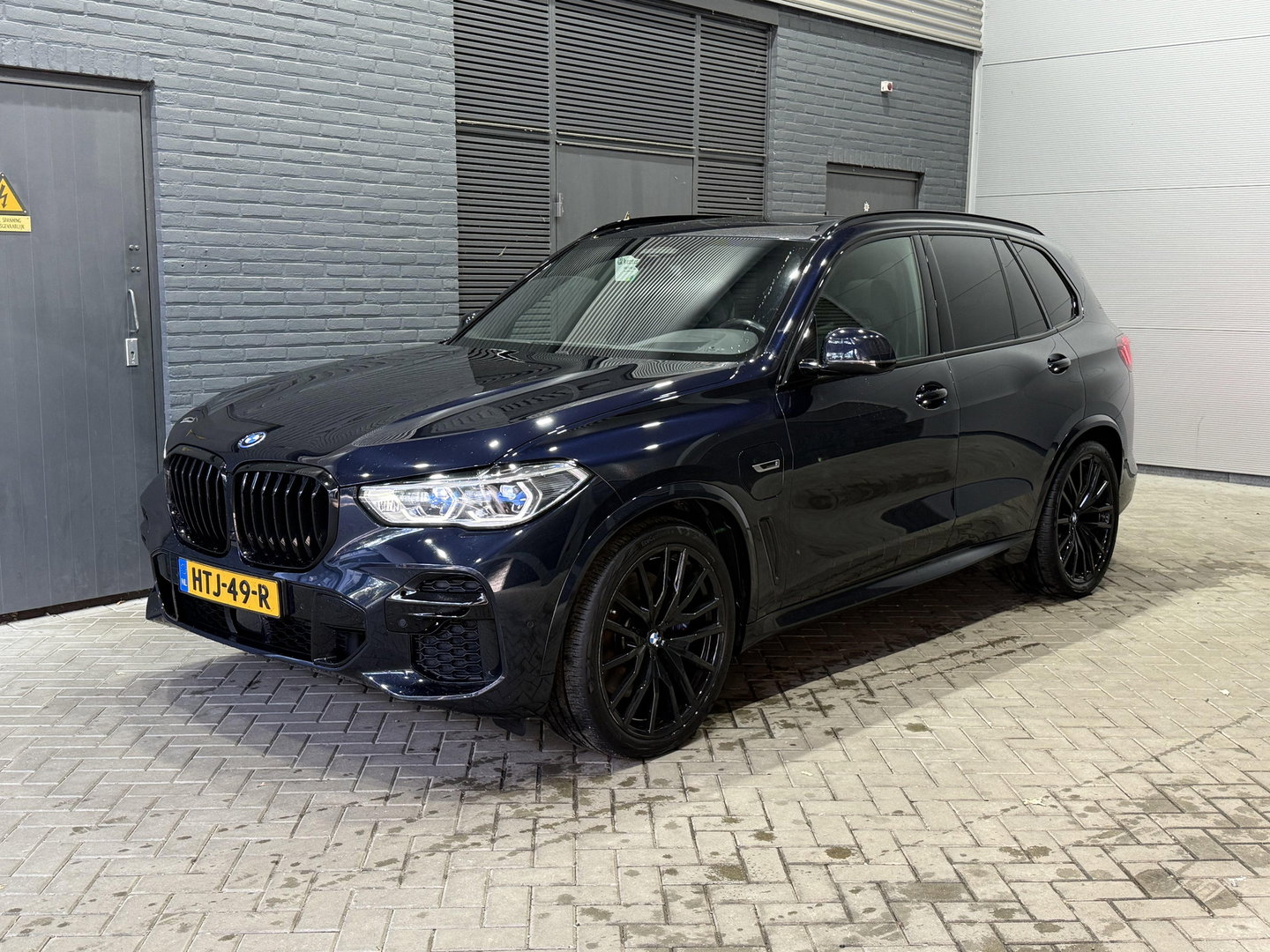 BMW X5 xDrive45e High Executive | Luchtvering | Panoramadak | M Sportpakket | Head-Up | Trekhaak | BMW Laserlicht | Comfort Access | 20" M Velgen