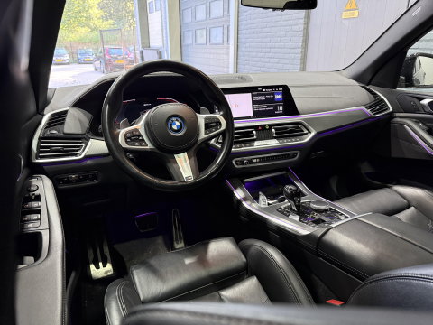 BMW X5 xDrive45e High Executive | Luchtvering | Panoramadak | M Sportpakket | Head-Up | Trekhaak | BMW Laserlicht | Comfort Access | 20" M Velgen