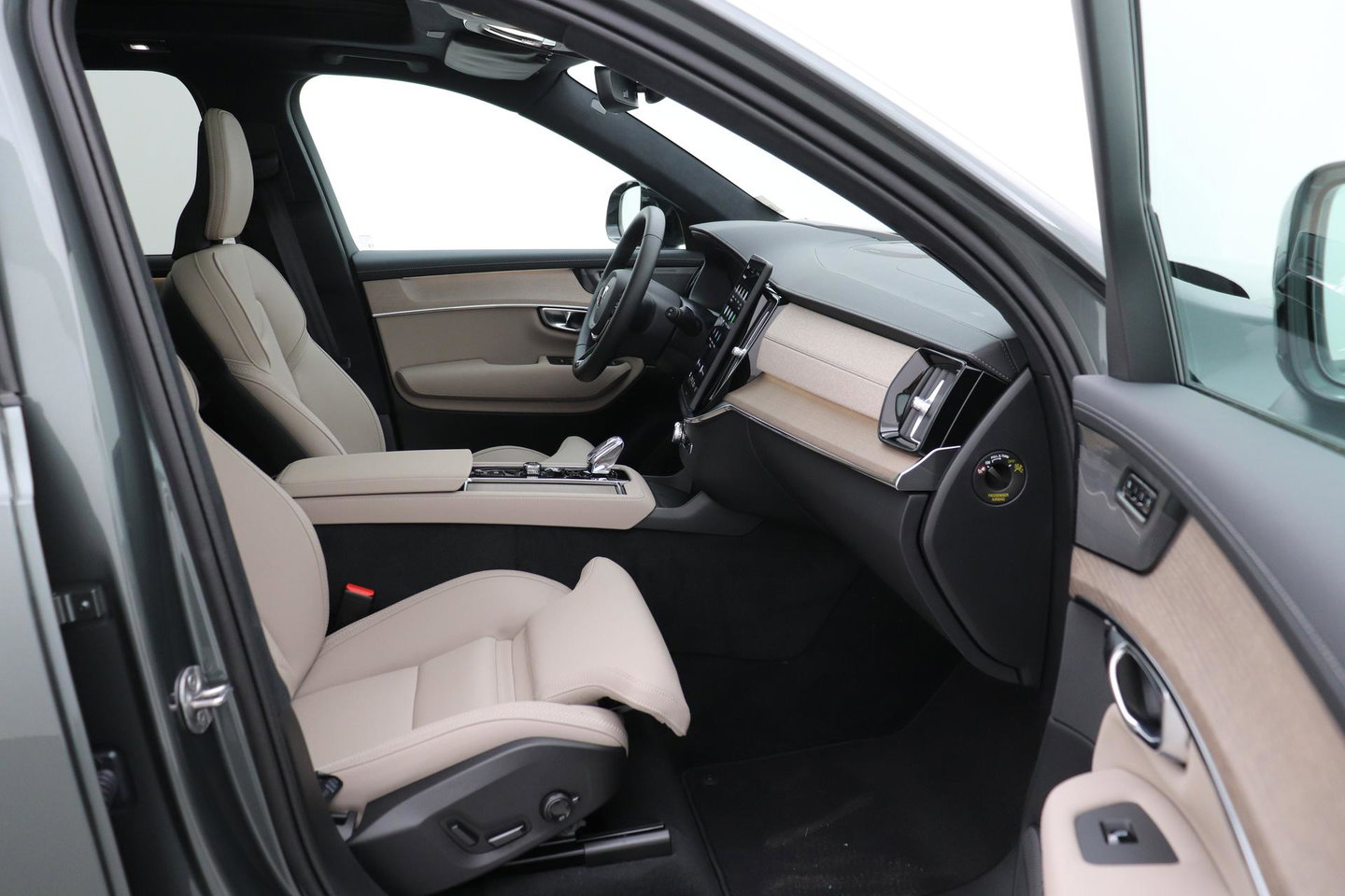 Volvo XC90 T8 Ultra Dark | MY27 | Harman/Kardon | Trekhaak | Panoramadak | 360° Camera | Head-Up | Pilot Assist | ACC