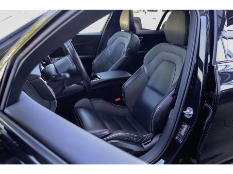 Volvo V60 T8 Recharge AWD R-Design Pano | HarmanKardon | Ak. Glas | Trekhaak | Head Up