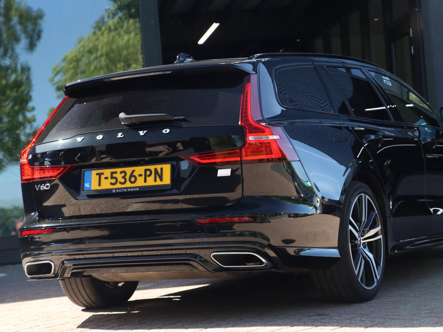Volvo V60 T8 Recharge AWD R-Design Pano | HarmanKardon | Ak. Glas | Trekhaak | Head Up