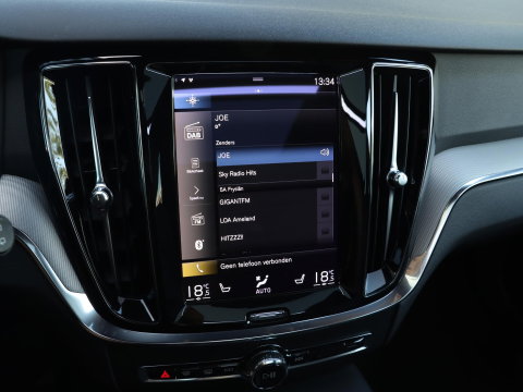 Volvo V60 T8 Recharge AWD R-Design Pano | HarmanKardon | Ak. Glas | Trekhaak | Head Up