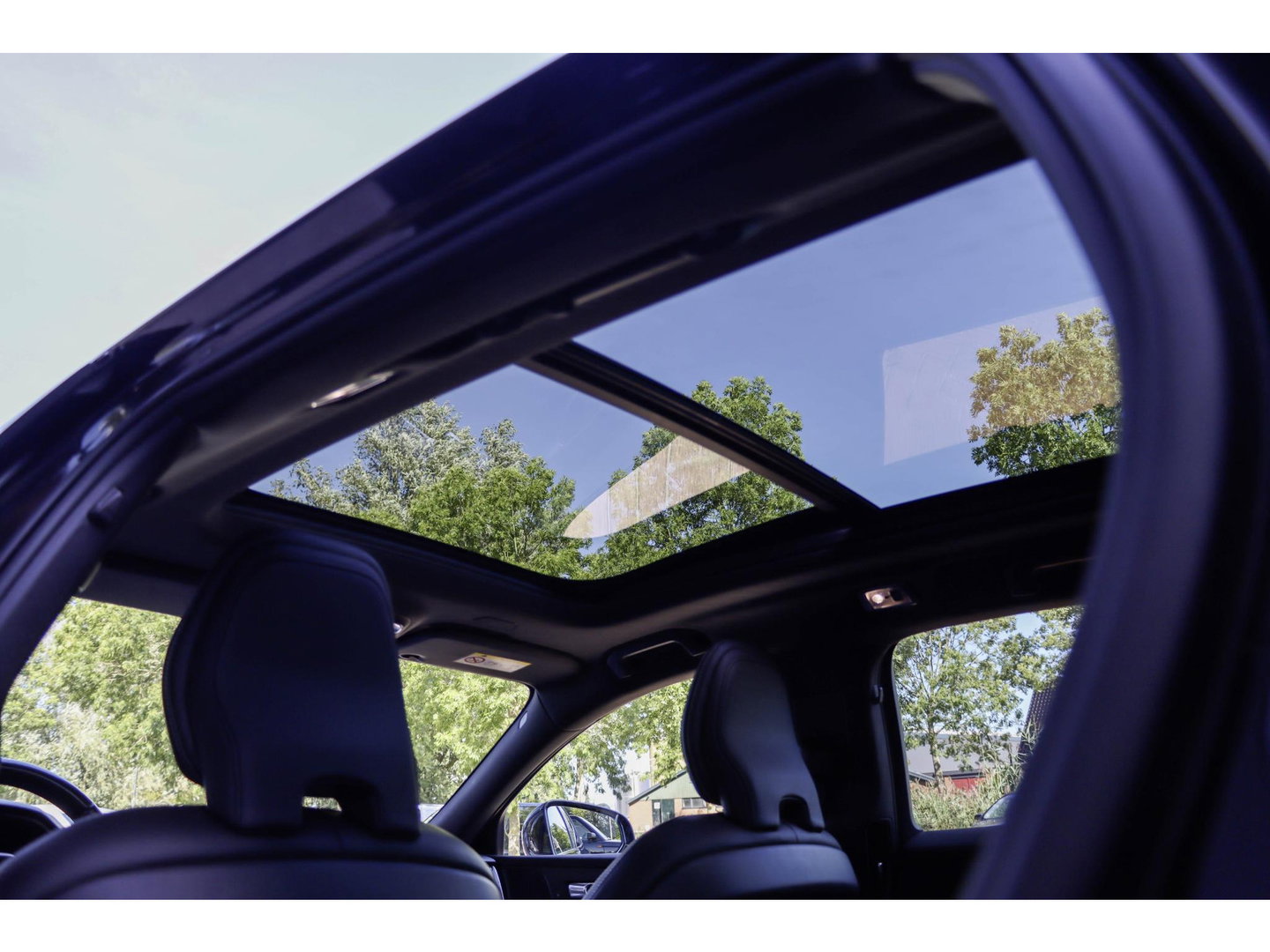 Volvo V60 T8 Recharge AWD R-Design Pano | HarmanKardon | Ak. Glas | Trekhaak | Head Up