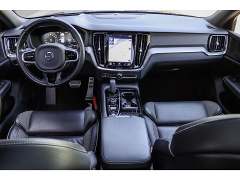 Volvo V60 T8 Recharge AWD R-Design Pano | HarmanKardon | Ak. Glas | Trekhaak | Head Up