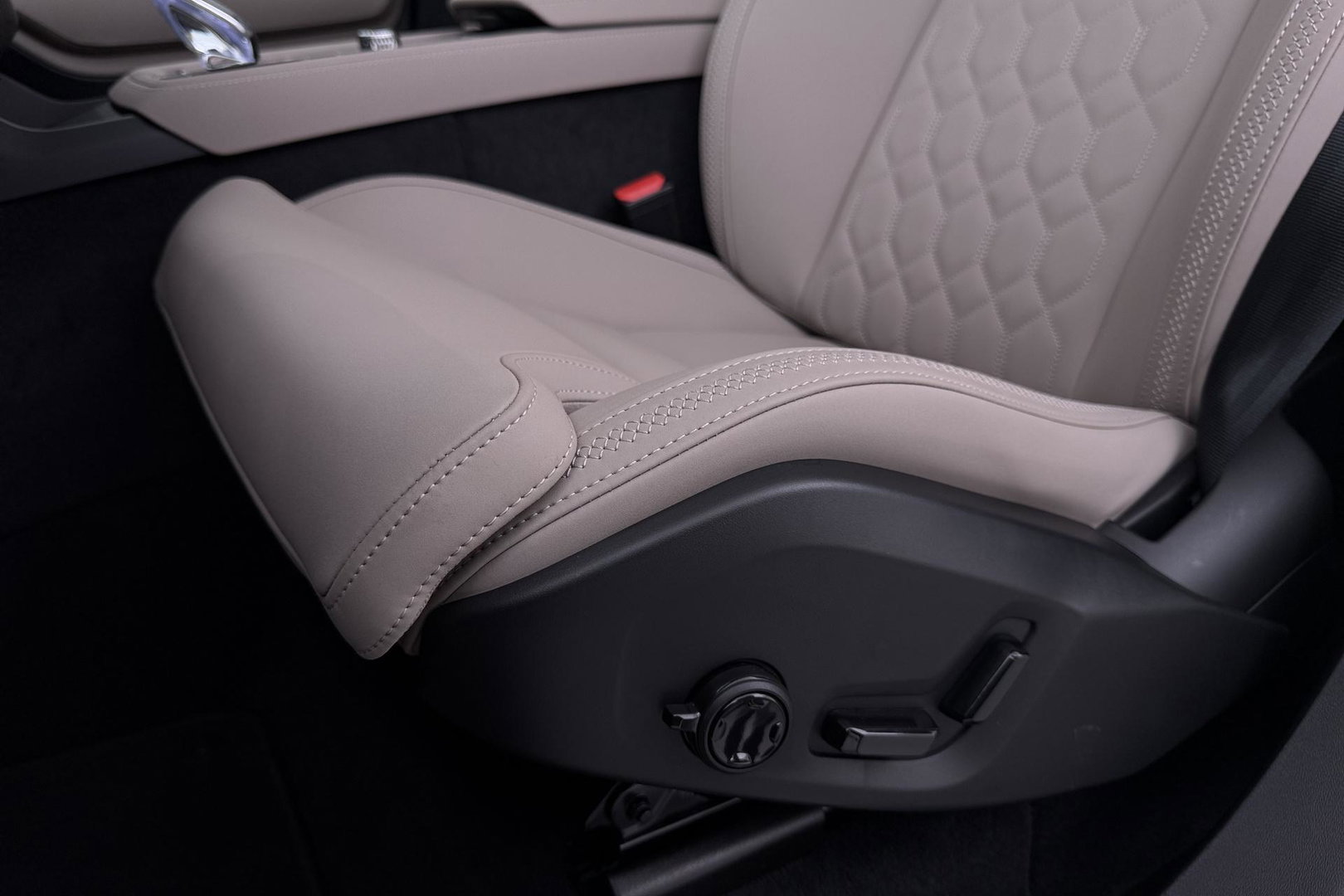 Volvo XC90 T8 Ultra Dark | MY27 | Harman/Kardon | Trekhaak | Panoramadak | 360° Camera | Head-Up | Pilot Assist | ACC