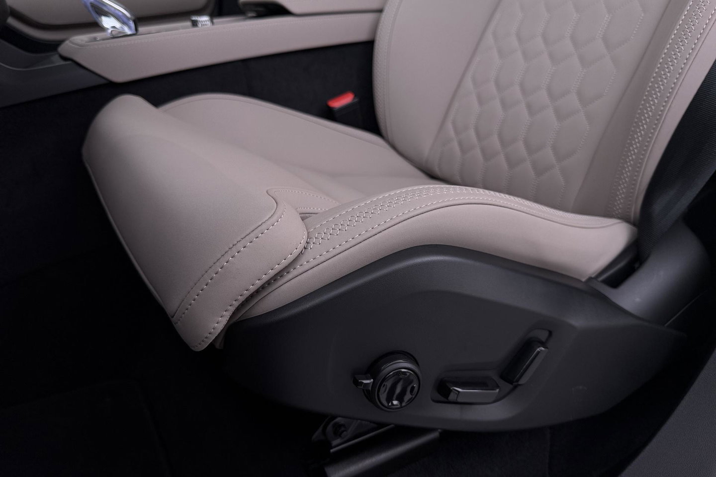 Volvo XC90 T8 Ultra Dark | MY27 | Harman/Kardon | Trekhaak | Panoramadak | 360° Camera | Head-Up | Pilot Assist | ACC