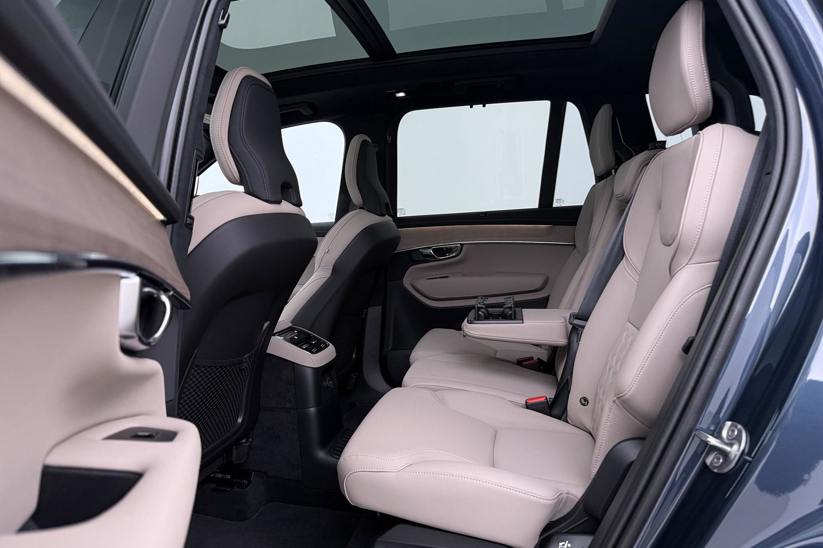 Volvo XC90 T8 Ultra Dark | MY27 | Harman/Kardon | Trekhaak | Panoramadak | 360° Camera | Head-Up | Pilot Assist | ACC
