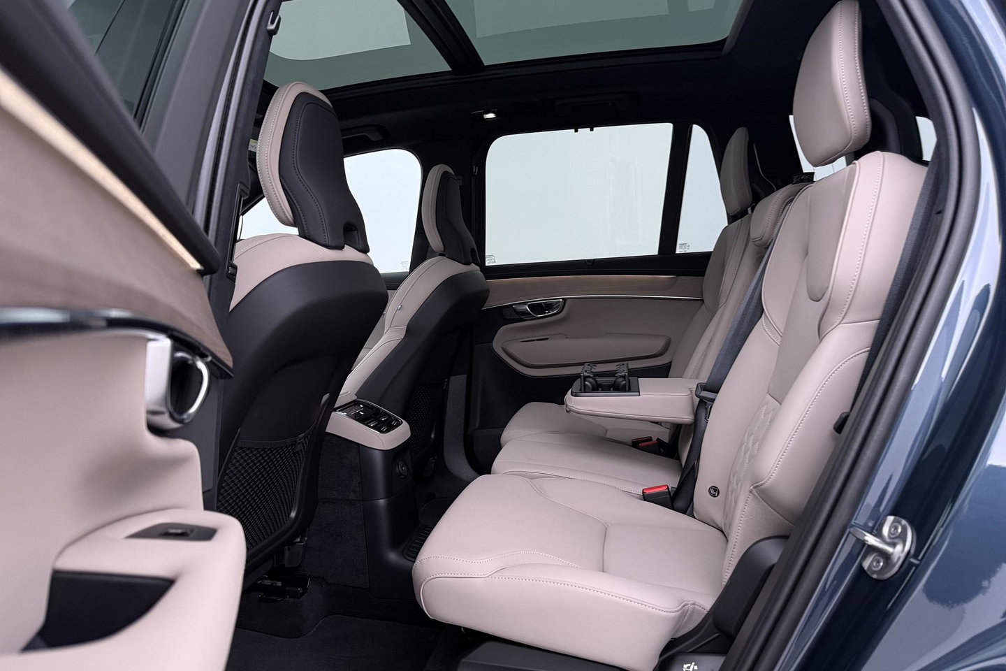 Volvo XC90 T8 Ultra Dark | MY27 | Harman/Kardon | Trekhaak | Panoramadak | 360° Camera | Head-Up | Pilot Assist | ACC