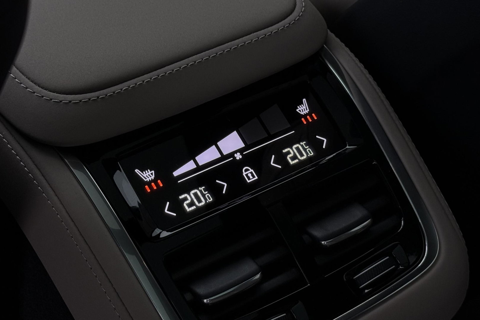 Volvo XC90 T8 Ultra Dark | MY27 | Harman/Kardon | Trekhaak | Panoramadak | 360° Camera | Head-Up | Pilot Assist | ACC