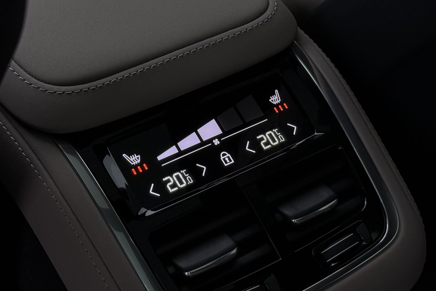 Volvo XC90 T8 Ultra Dark | MY27 | Harman/Kardon | Trekhaak | Panoramadak | 360° Camera | Head-Up | Pilot Assist | ACC