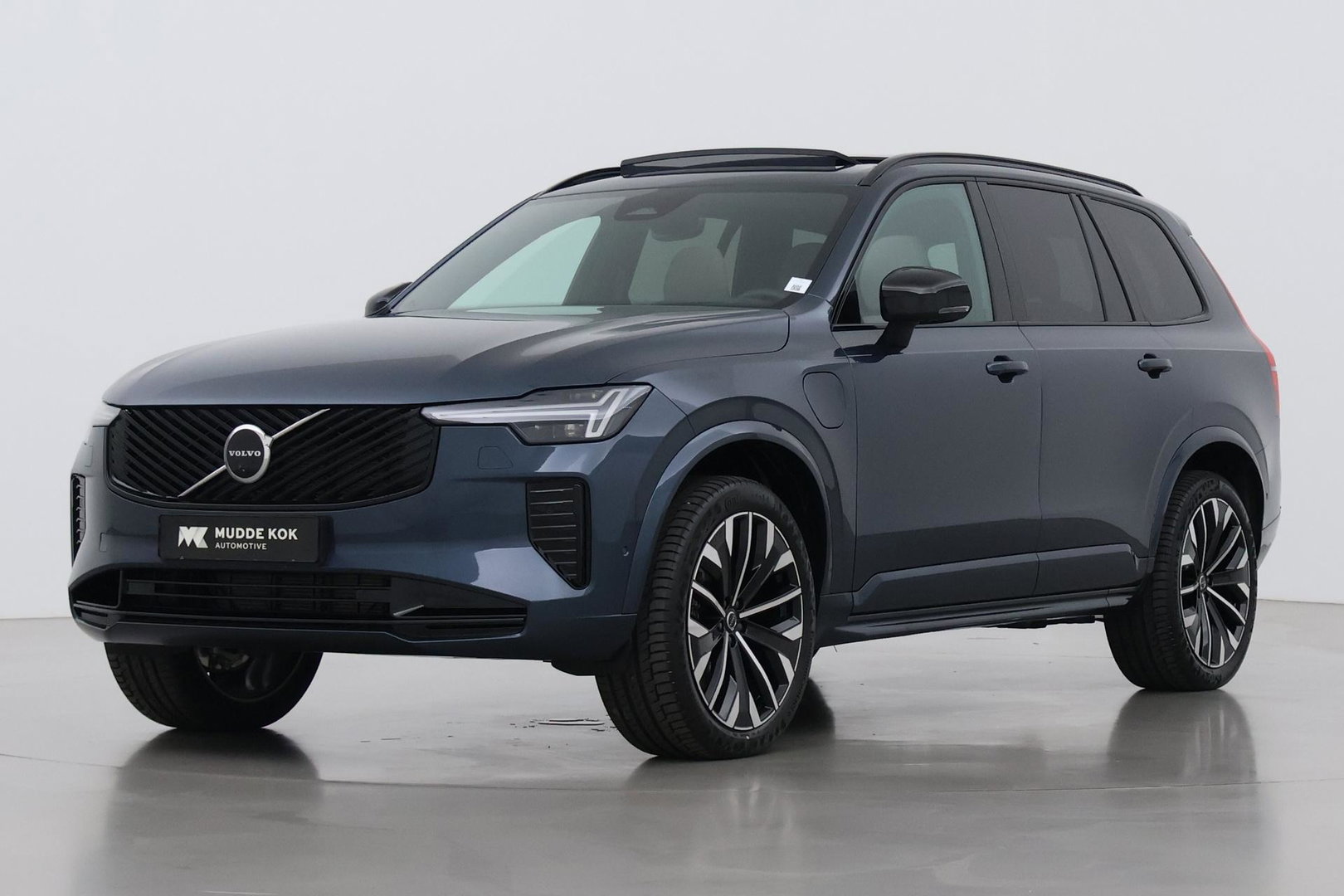 Volvo XC90 T8 Ultra Dark | MY27 | Harman/Kardon | Trekhaak | Panoramadak | 360° Camera | Head-Up | Pilot Assist | ACC