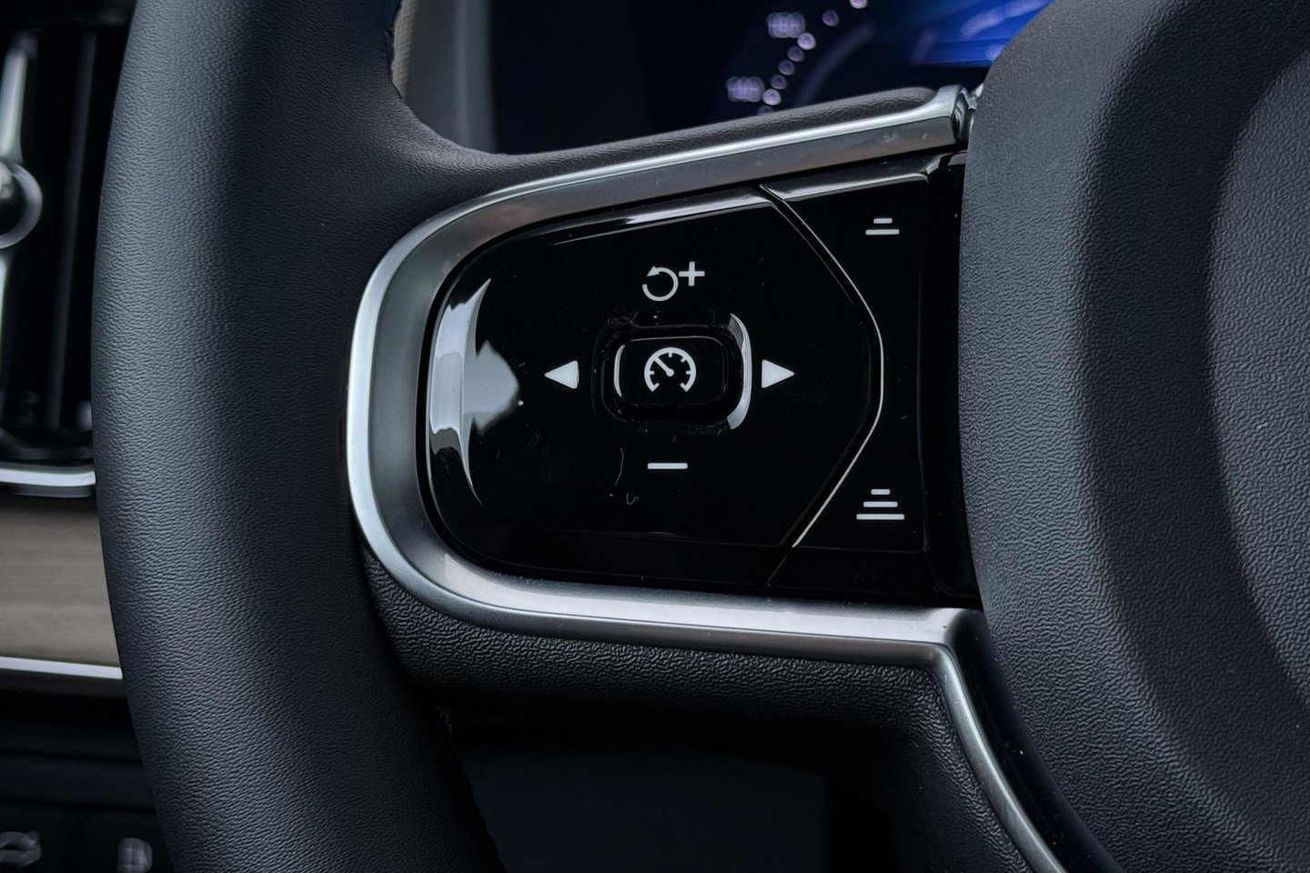 Volvo XC90 T8 Ultra Dark | MY27 | Harman/Kardon | Trekhaak | Panoramadak | 360° Camera | Head-Up | Pilot Assist | ACC