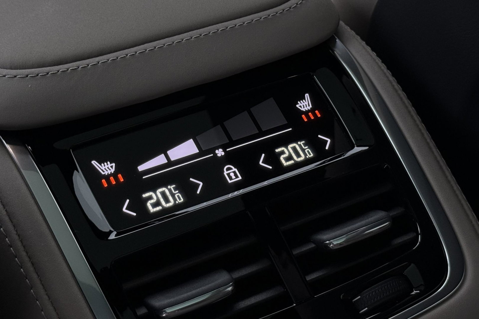 Volvo XC90 T8 Ultra Dark | MY27 | Harman/Kardon | Trekhaak | Panoramadak | 360° Camera | Head-Up | Pilot Assist | ACC