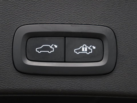 Volvo XC40 1.5 T4 Plug-in hybrid Ultimate Dark