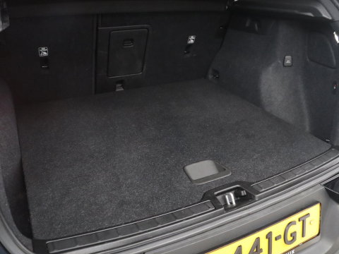 Volvo XC40 1.5 T4 Plug-in hybrid Ultimate Dark
