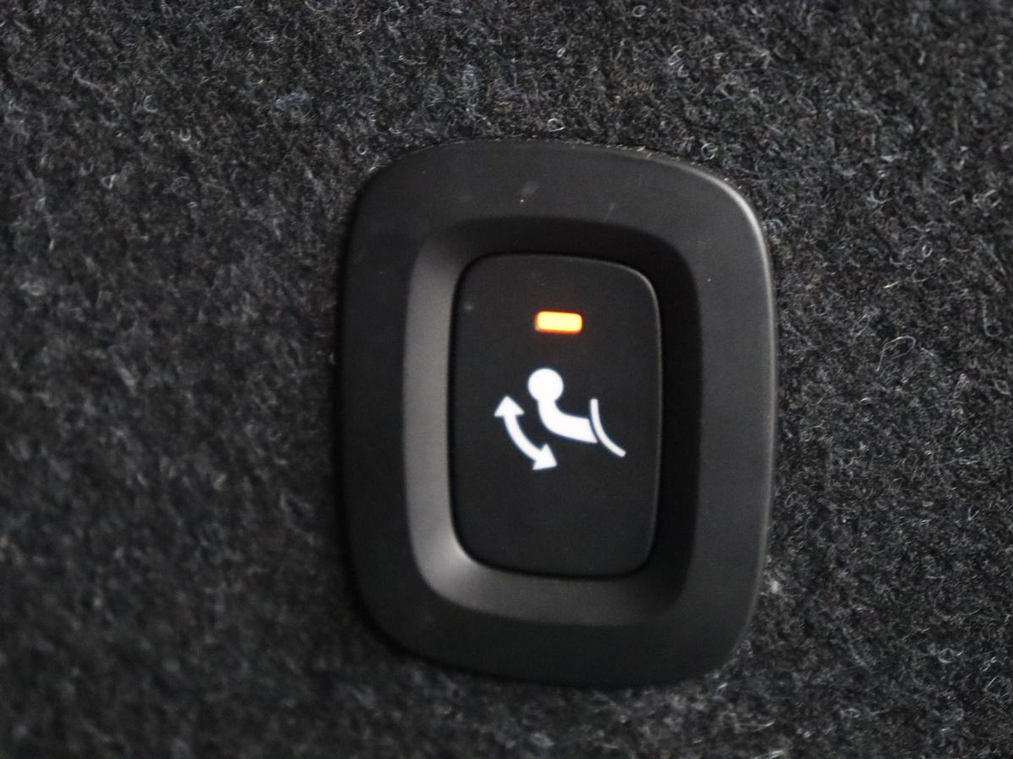 Volvo XC40 1.5 T4 Plug-in hybrid Ultimate Dark