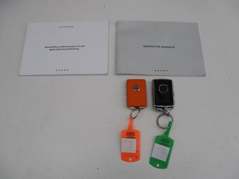 Volvo XC40 1.5 T4 Plug-in hybrid Ultimate Dark