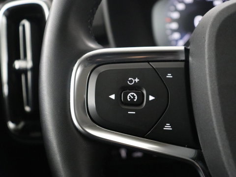 Volvo XC40 1.5 T4 Plug-in hybrid Ultimate Dark