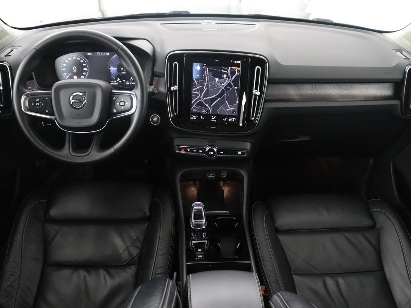 Volvo XC40 1.5 T4 Plug-in hybrid Ultimate Dark