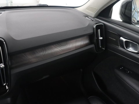 Volvo XC40 1.5 T4 Plug-in hybrid Ultimate Dark