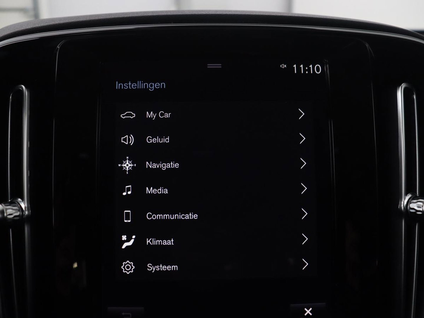Volvo XC40 1.5 T4 Plug-in hybrid Ultimate Dark