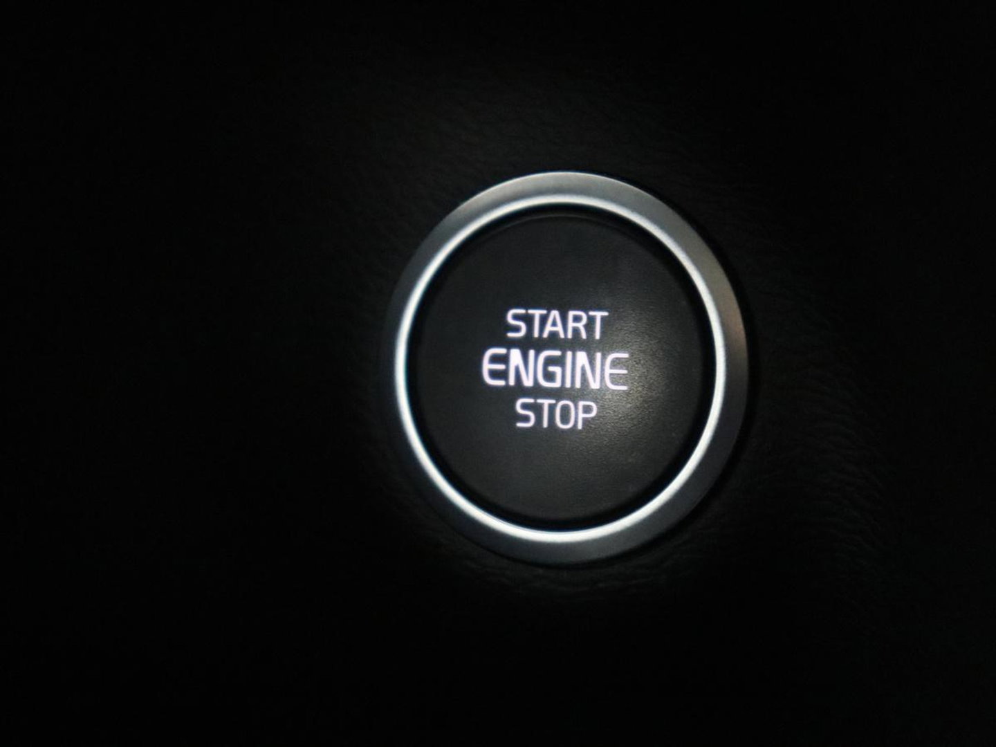 Volvo XC40 1.5 T4 Plug-in hybrid Ultimate Dark